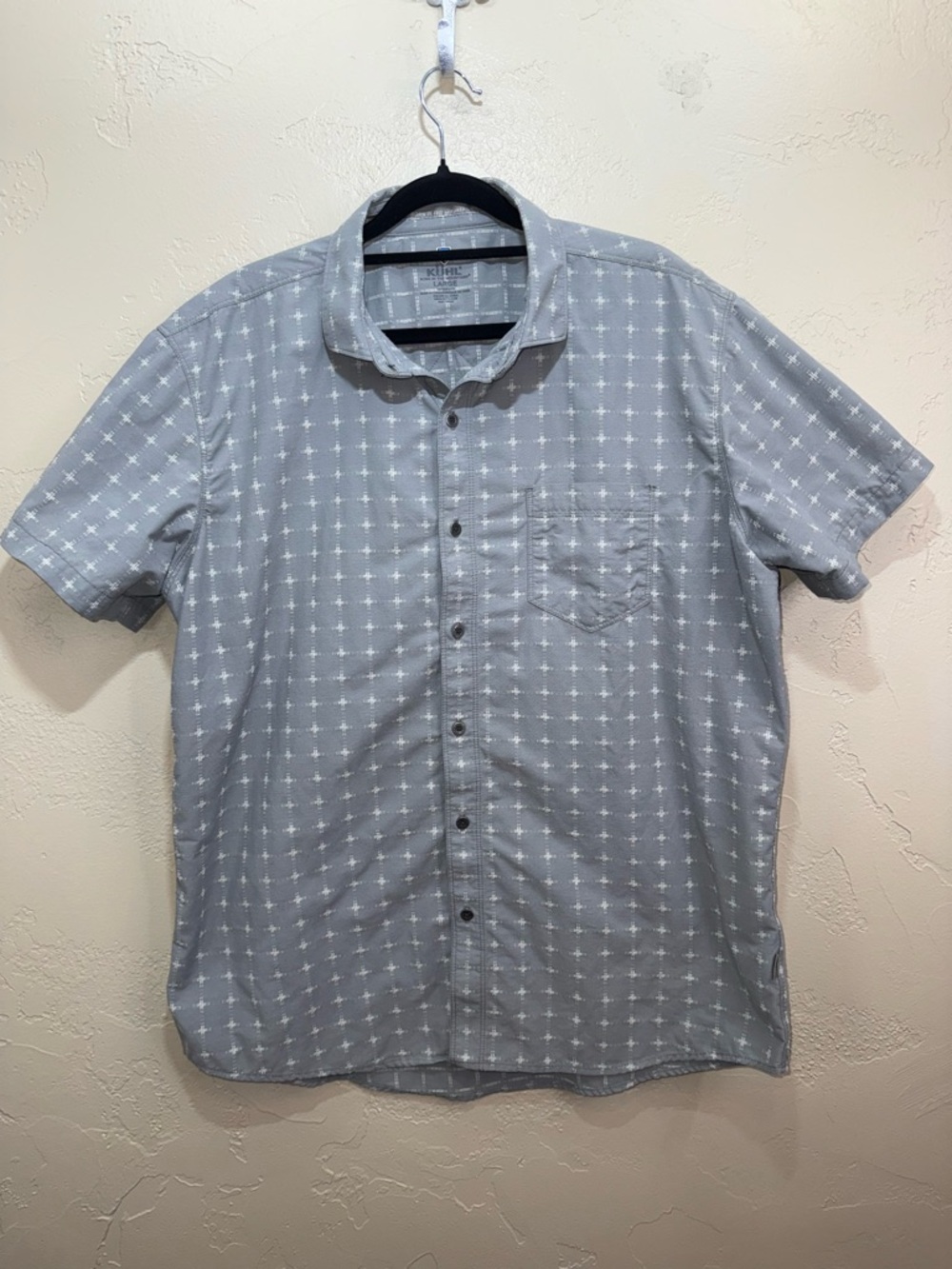 Kuhl Men's Short Sleeve Light Gray Patterned Button-Down Shirt. Cotton. Size L